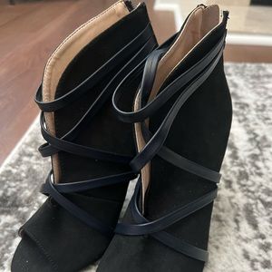NEW Open toed ankle booties 5.5